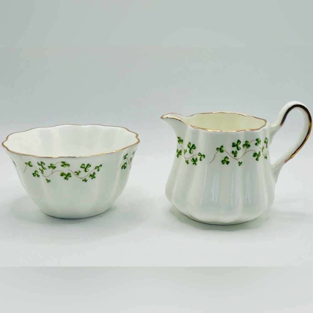 ☘️ Vintage Royal Tara Fine Bone China Creamer & Sugar Bowl Set, Made in Ireland